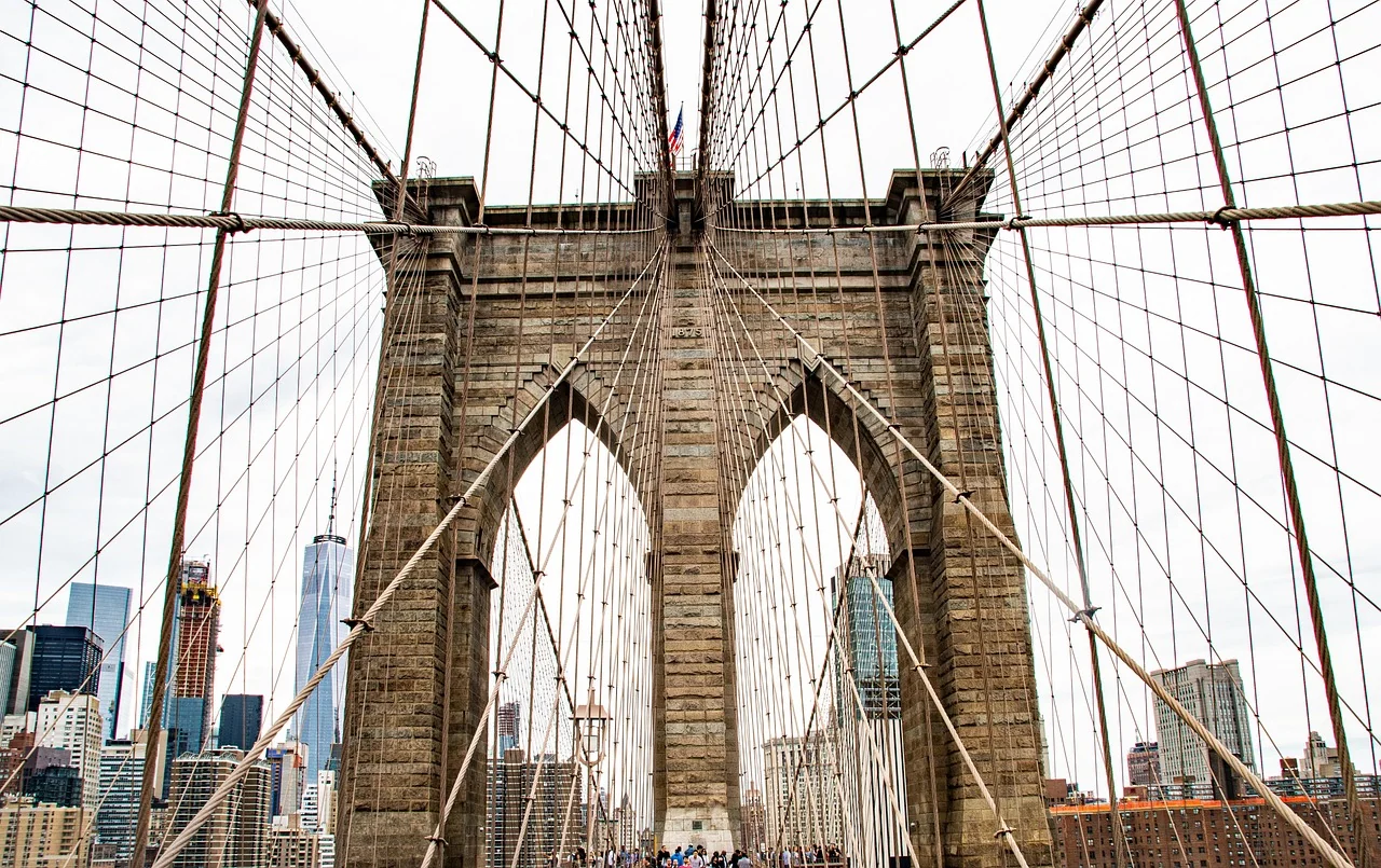 Stone towers and suspension cables along the Brooklyn Bridge